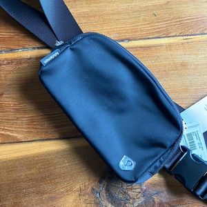 Black Lululemon Belt Bag / Fanny Pack